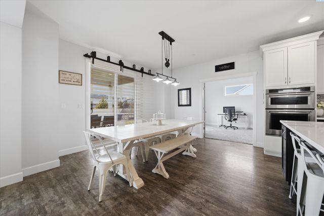 4730 Roark Dr, Richland, WA 99352