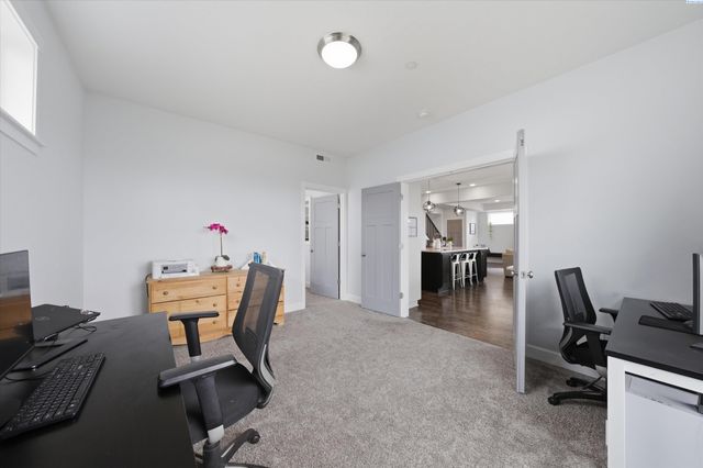 4730 Roark Dr, Richland, WA 99352