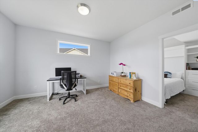 4730 Roark Dr, Richland, WA 99352