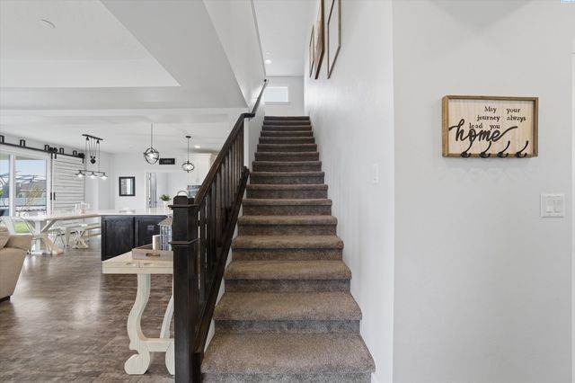 4730 Roark Dr, Richland, WA 99352