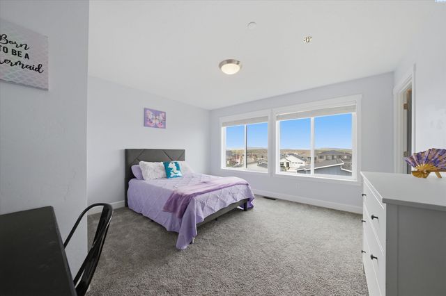 4730 Roark Dr, Richland, WA 99352