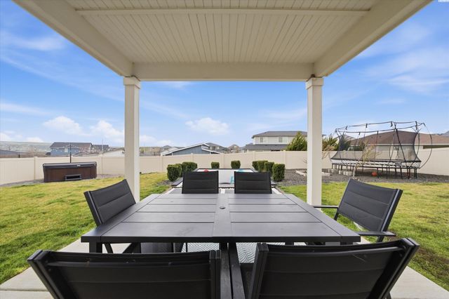 4730 Roark Dr, Richland, WA 99352