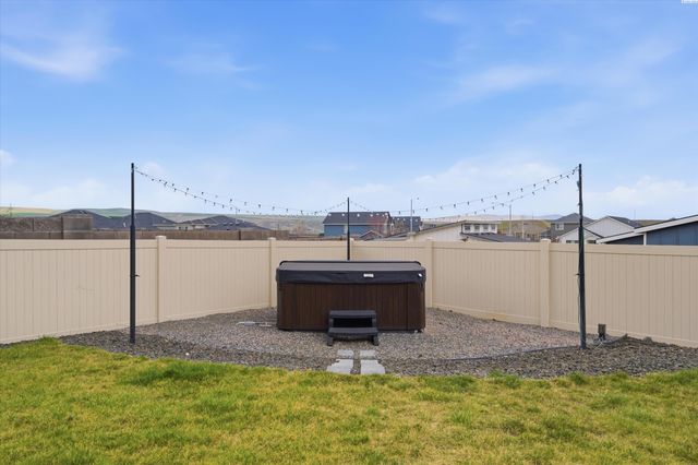 4730 Roark Dr, Richland, WA 99352