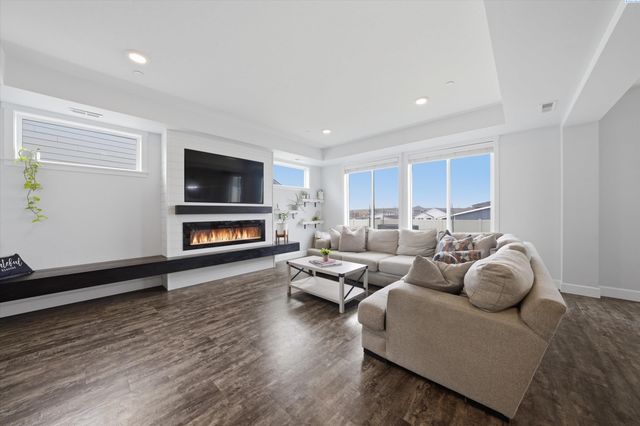 4730 Roark Dr, Richland, WA 99352