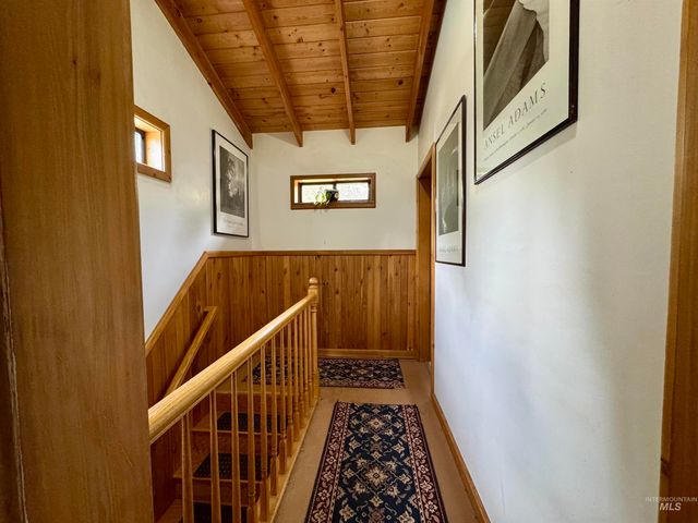 499 Rainbow Dr, Lenore, ID 83544