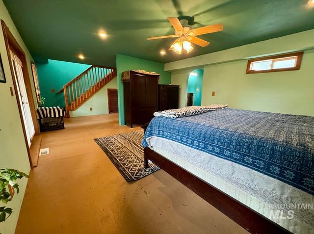 499 Rainbow Dr, Lenore, ID 83544