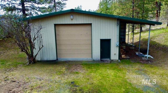 499 Rainbow Dr, Lenore, ID 83544