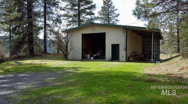 499 Rainbow Dr, Lenore, ID 83544