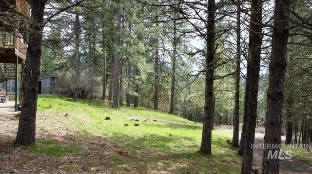 499 Rainbow Dr, Lenore, ID 83544