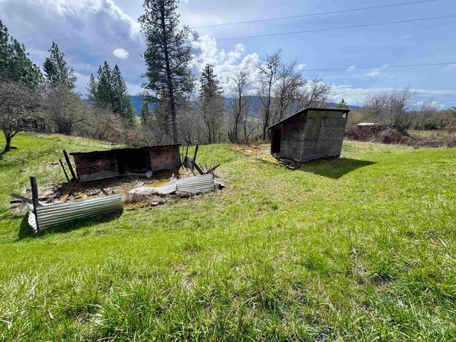 499 Rainbow Dr, Lenore, ID 83544