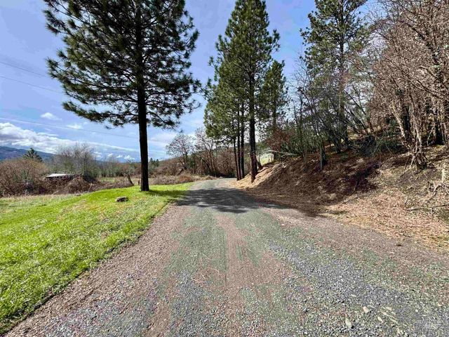 499 Rainbow Dr, Lenore, ID 83544
