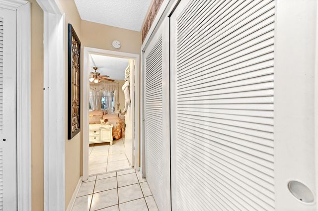 6 Abbey Lane 104, Delray Beach, FL 33446