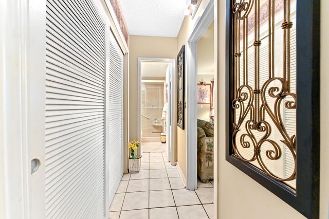 6 Abbey Lane 104, Delray Beach, FL 33446