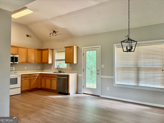 180 Hidden Brook Trail, Newnan, GA 30265