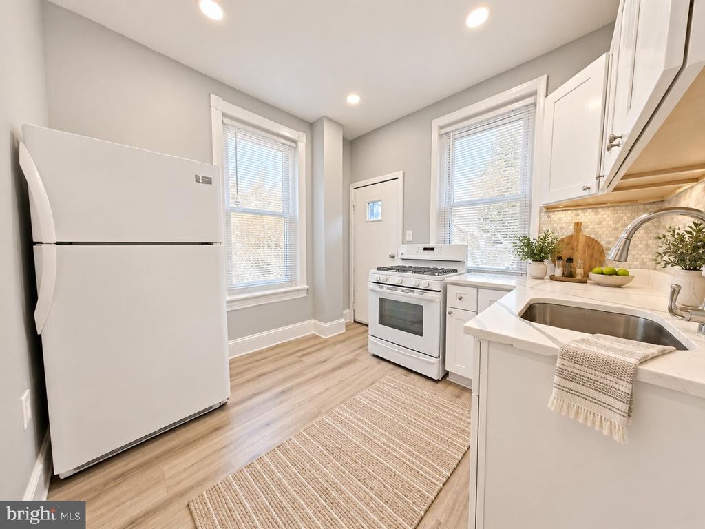 1851 N LECOUNT ST, PHILADELPHIA, PA 19121 — photo 3