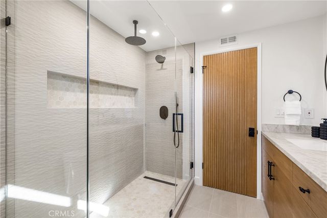 5340 Edgeware Drive, Calabasas, CA 91301