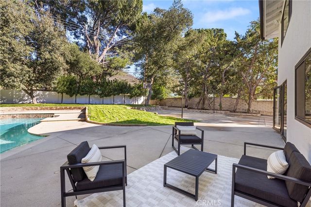 5340 Edgeware Drive, Calabasas, CA 91301