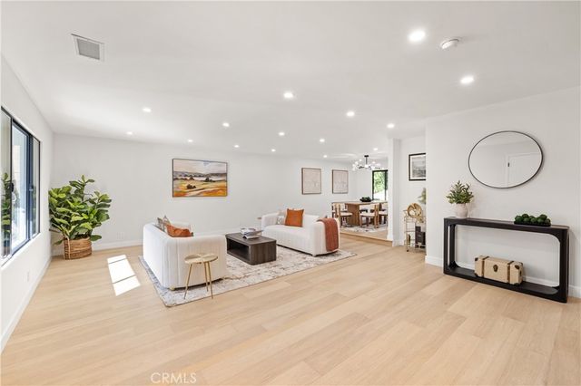 5340 Edgeware Drive, Calabasas, CA 91301