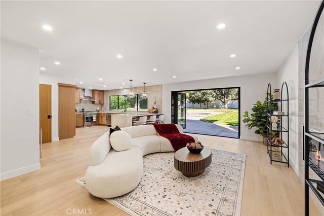 5340 Edgeware Drive, Calabasas, CA 91301