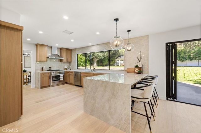 5340 Edgeware Drive, Calabasas, CA 91301