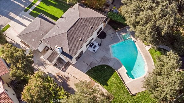 5340 Edgeware Drive, Calabasas, CA 91301