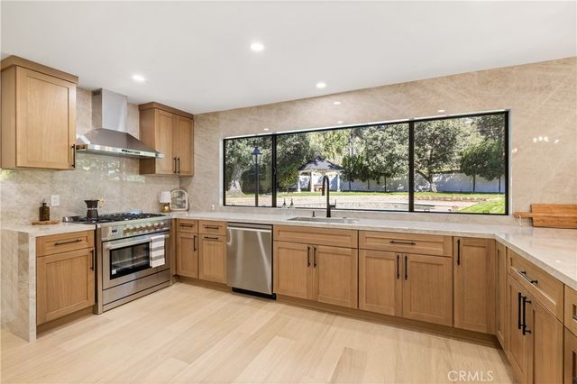 5340 Edgeware Drive, Calabasas, CA 91301