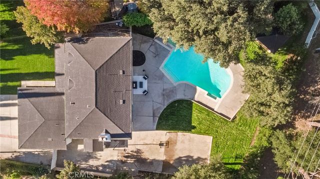 5340 Edgeware Drive, Calabasas, CA 91301