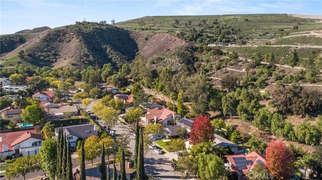 5340 Edgeware Drive, Calabasas, CA 91301