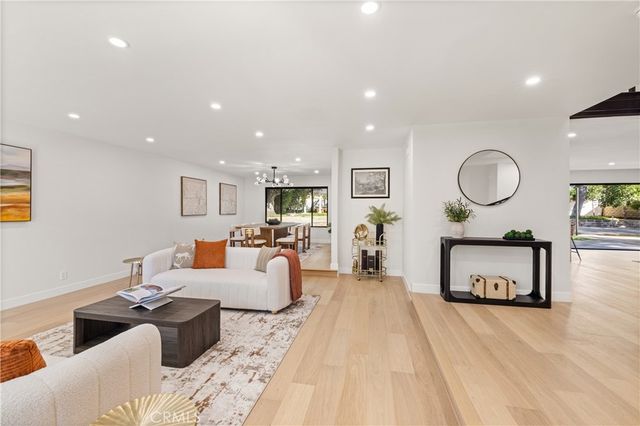 5340 Edgeware Drive, Calabasas, CA 91301