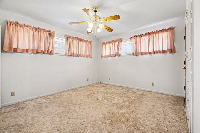 215 E Huitt Lane, Euless, TX 76040