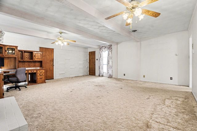 215 E Huitt Lane, Euless, TX 76040