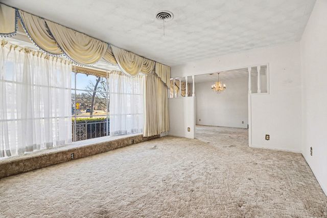 215 E Huitt Lane, Euless, TX 76040