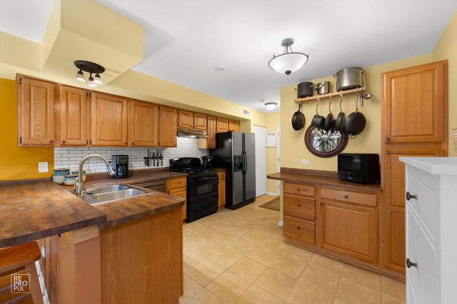 3072 Anton Circle, Aurora, IL 60504