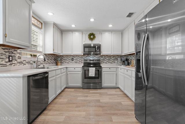 16259 Greenglade Drive, Gulfport, MS 39503