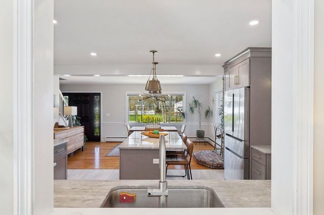 1 Appledore Avenue, Exeter, NH 03833