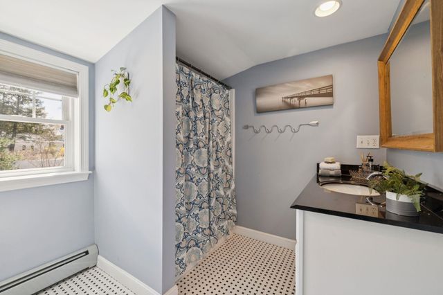 1 Appledore Avenue, Exeter, NH 03833