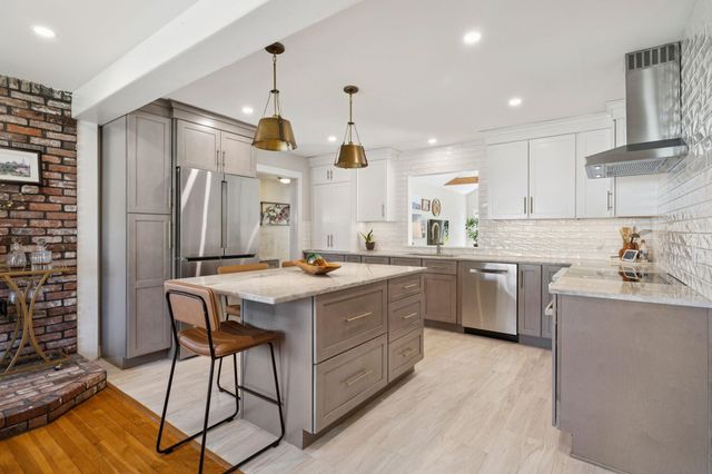 1 Appledore Avenue, Exeter, NH 03833