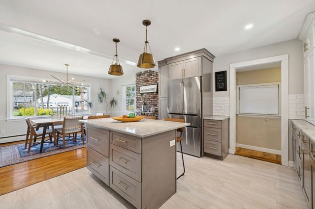 1 Appledore Avenue, Exeter, NH 03833