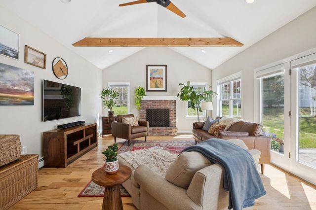 1 Appledore Avenue, Exeter, NH 03833