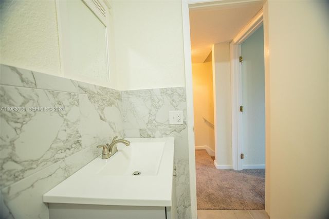 4803 NW 9th Dr 4803, Plantation, FL 33317