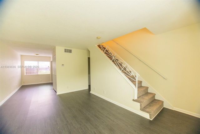 4803 NW 9th Dr 4803, Plantation, FL 33317