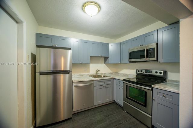 4803 NW 9th Dr 4803, Plantation, FL 33317