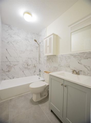 4803 NW 9th Dr 4803, Plantation, FL 33317