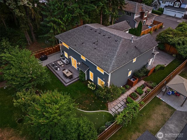 12033 NE 70th Street, Kirkland, WA 98033