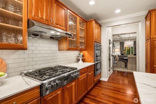 12033 NE 70th Street, Kirkland, WA 98033