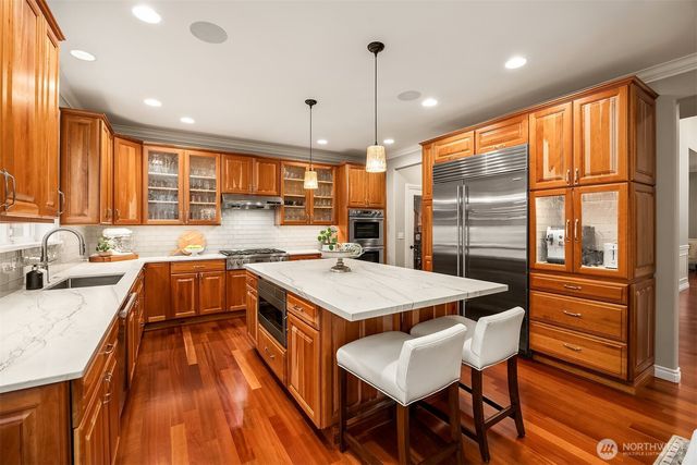 12033 NE 70th Street, Kirkland, WA 98033