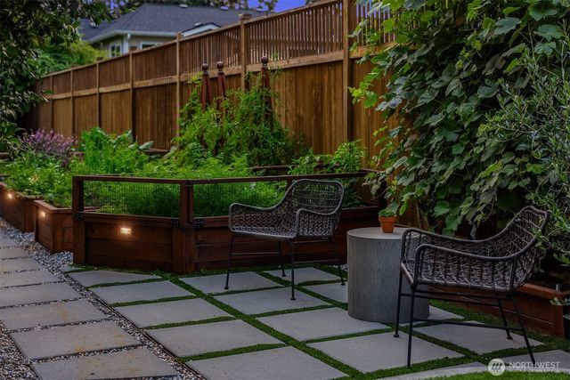 12033 NE 70th Street, Kirkland, WA 98033