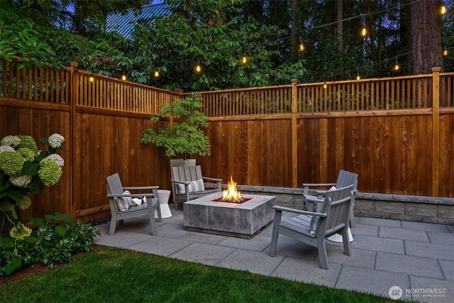12033 NE 70th Street, Kirkland, WA 98033