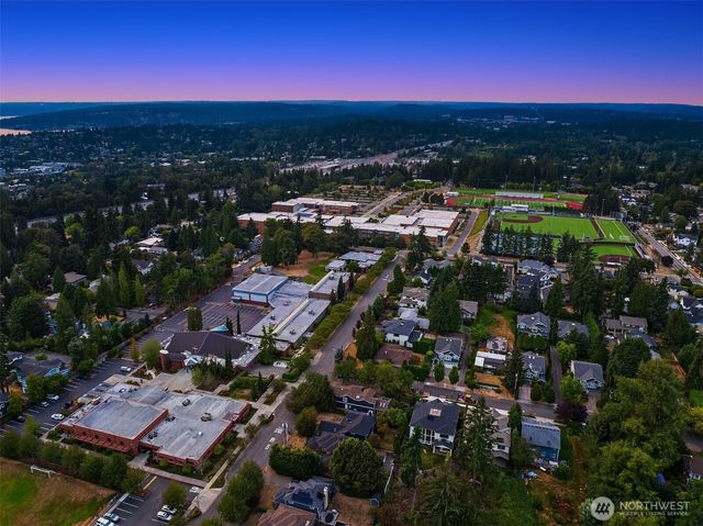 12033 NE 70th Street, Kirkland, WA 98033