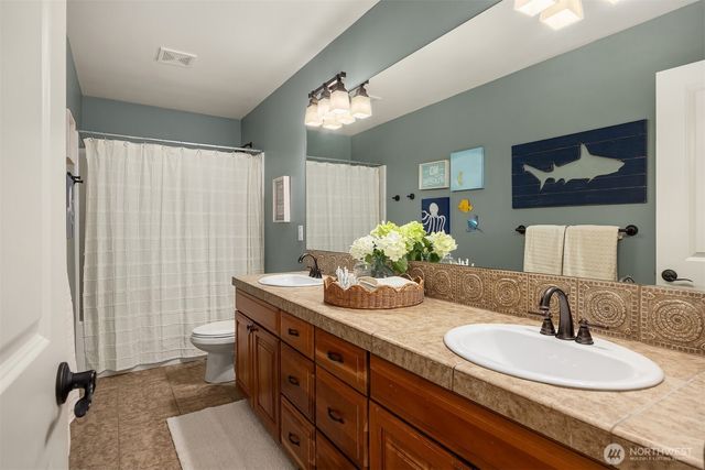12033 NE 70th Street, Kirkland, WA 98033